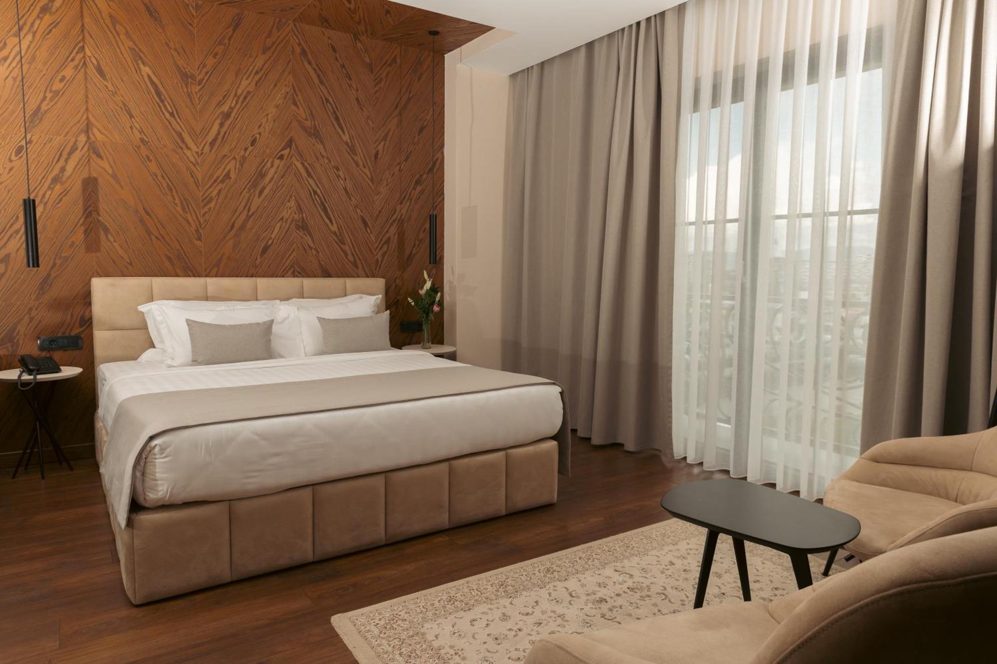 Venus Hotel Lipjan Esterno foto