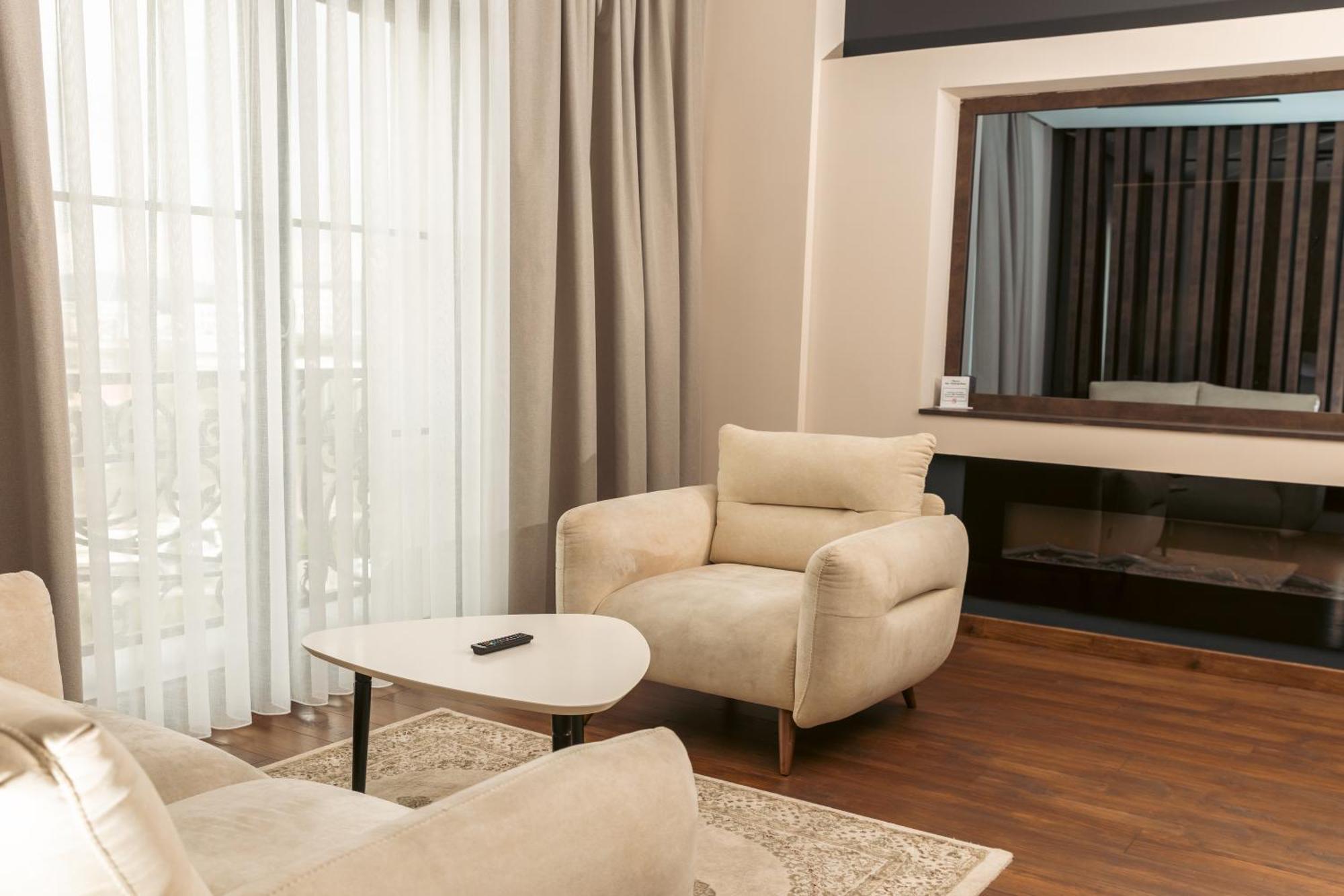 Venus Hotel Lipjan Esterno foto