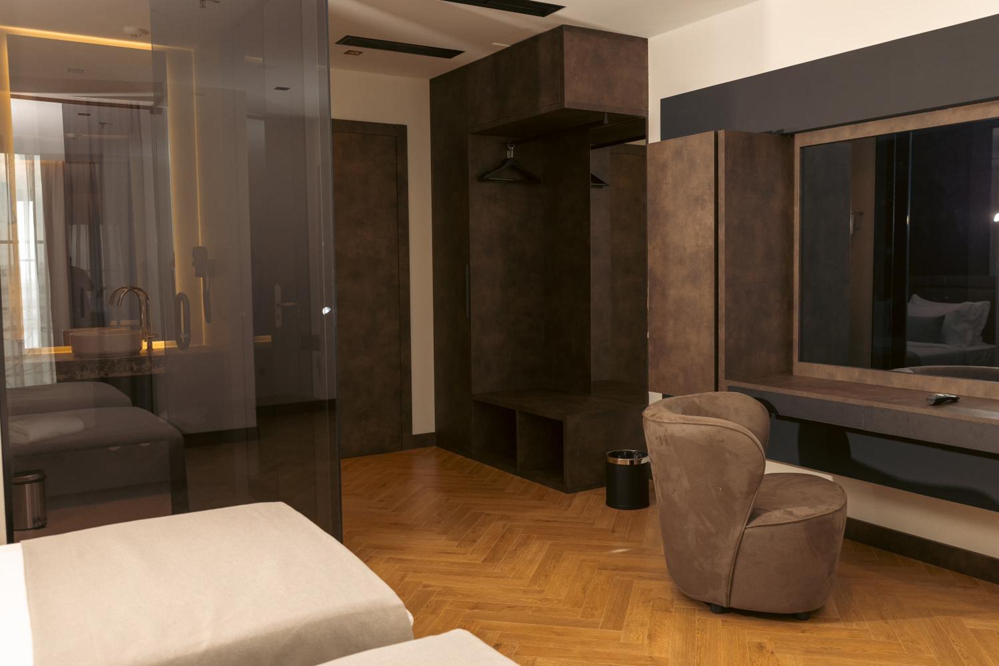 Venus Hotel Lipjan Esterno foto